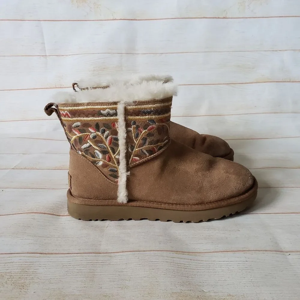 UGG Classic Beauty Mini Suede Embroidered Sheepskin Wool Winter Bootie Size 9